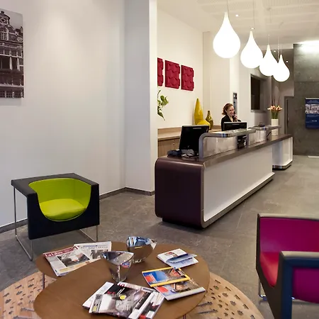 Adagio Access République Apartahotel 3*