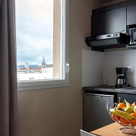 アパートホテル アパートホテル アダジオ アクセス レピュブリック 3*