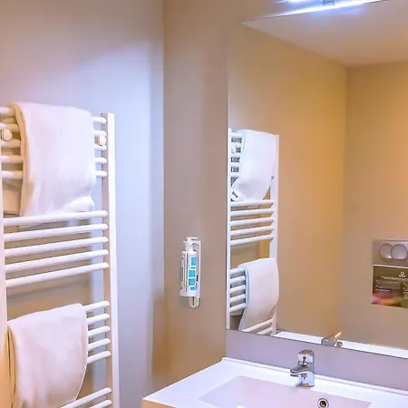 アパートホテル アダジオ アクセス レピュブリック