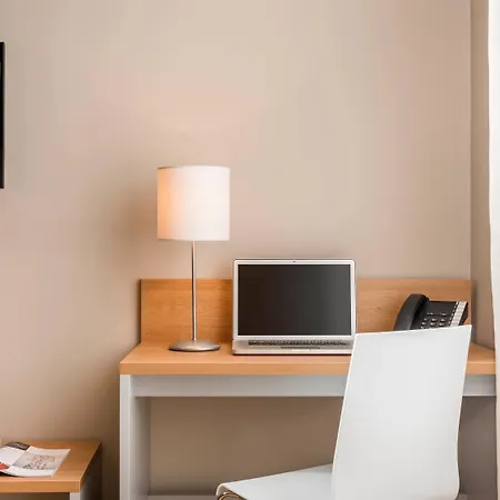 アパートホテル アダジオ アクセス レピュブリック アパートホテル 3*