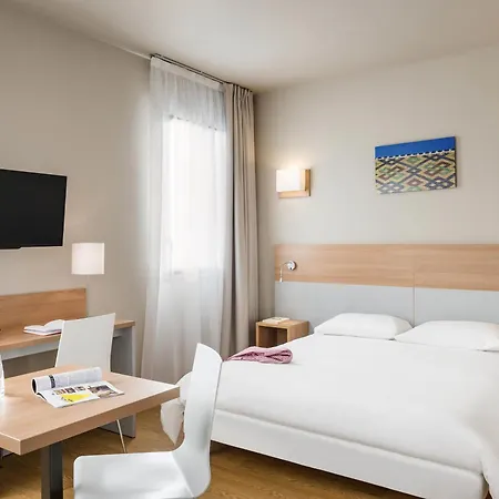 Adagio Access Republique Hotel apartamentowy