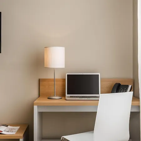 Adagio Access Republique Hotel apartamentowy 3*