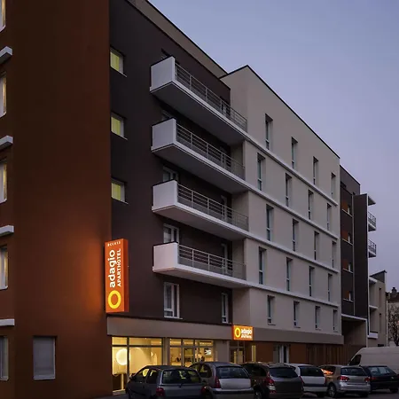 Aparthotel Adagio Access Republique 3*