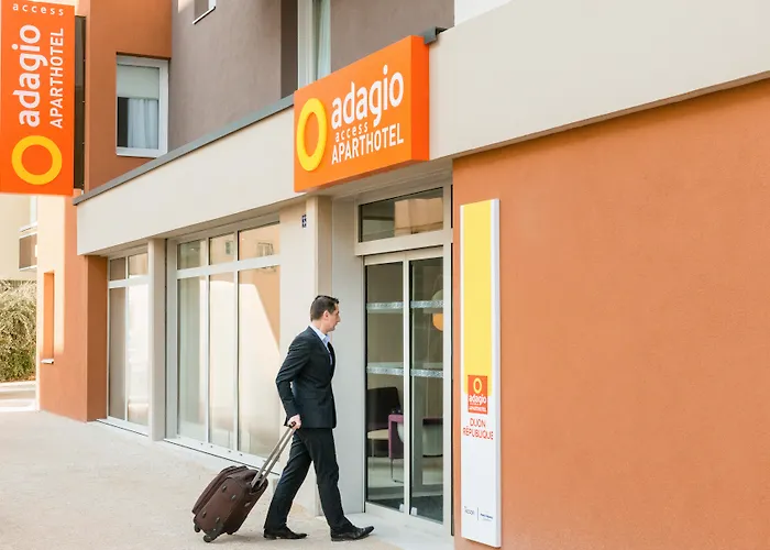 Aparthotel Adagio Access Republique 3*