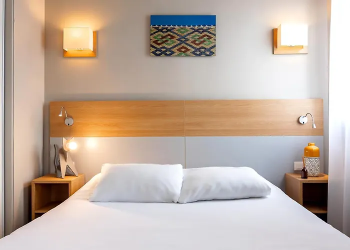 アパートホテル アダジオ アクセス レピュブリック 3*