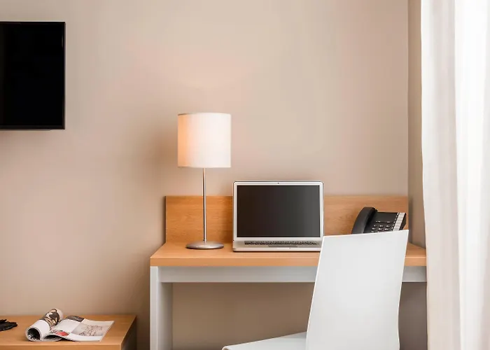 Adagio Access Republique Aparthotel 3*